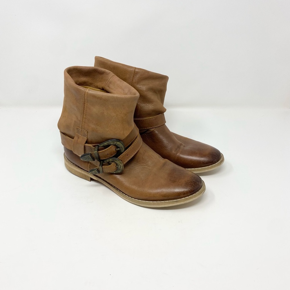 Noa A. Vera Gomma Leather Buckle Boots